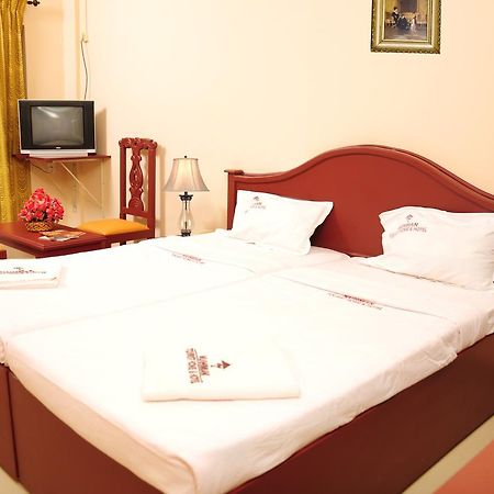 Hotel Nuhman Kondotty Екстер'єр фото