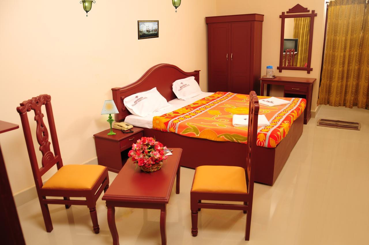 Hotel Nuhman Kondotty Екстер'єр фото