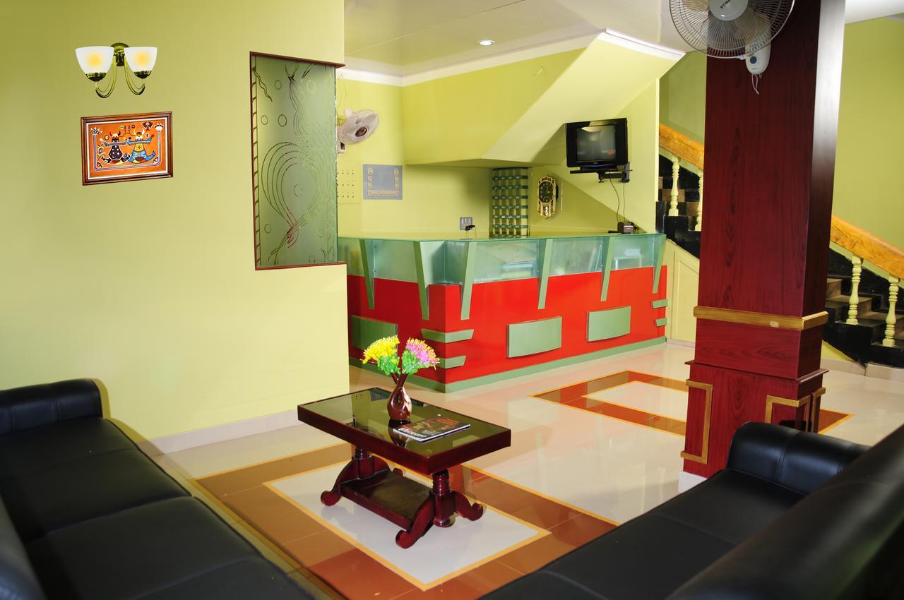 Hotel Nuhman Kondotty Екстер'єр фото