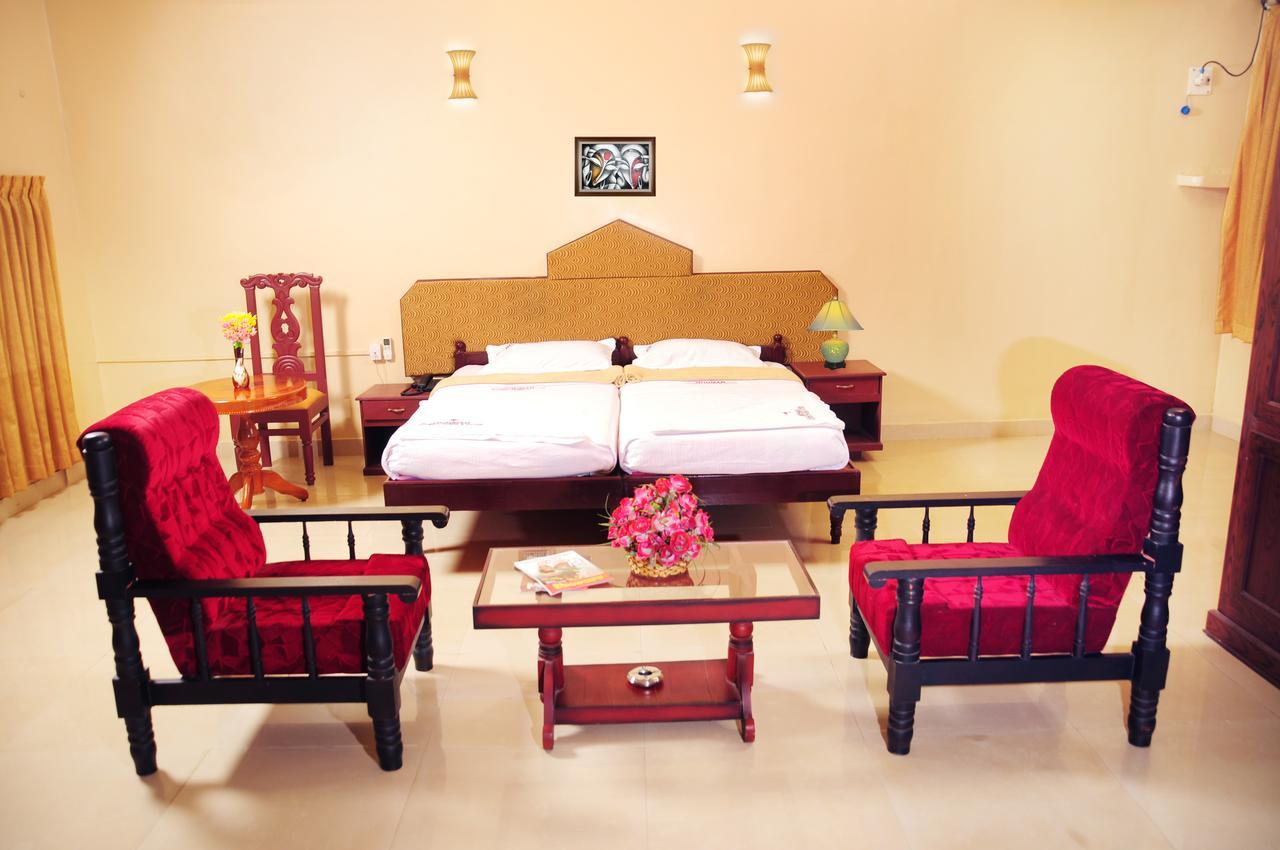 Hotel Nuhman Kondotty Екстер'єр фото