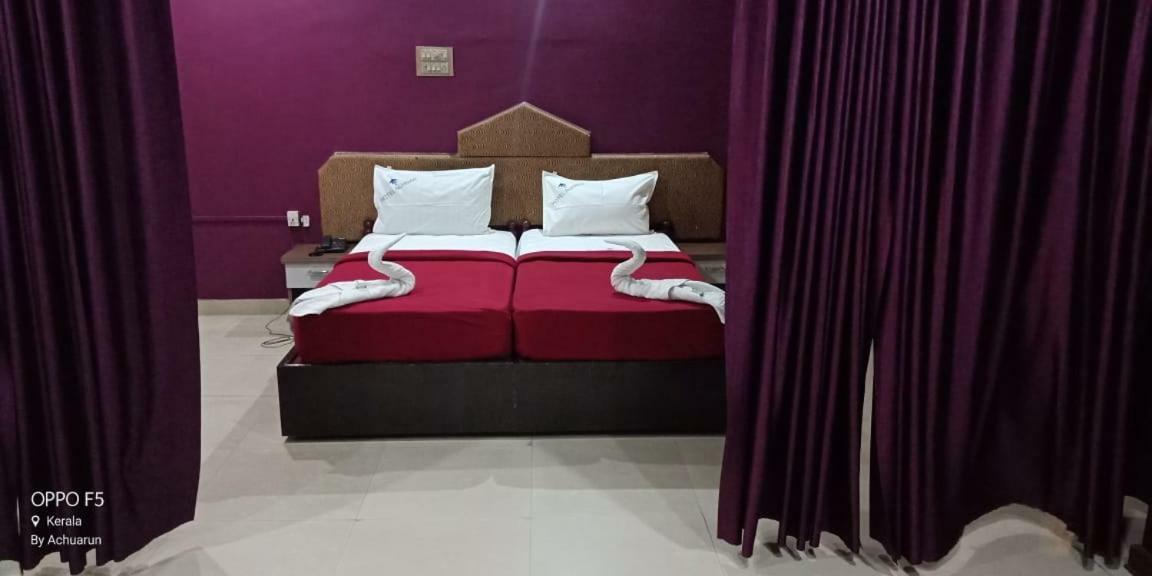 Hotel Nuhman Kondotty Екстер'єр фото