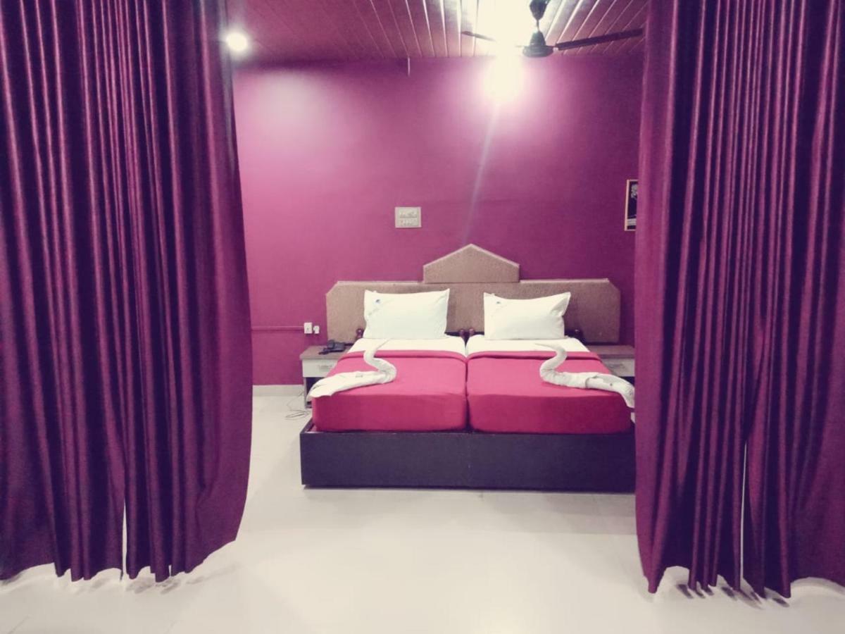 Hotel Nuhman Kondotty Екстер'єр фото