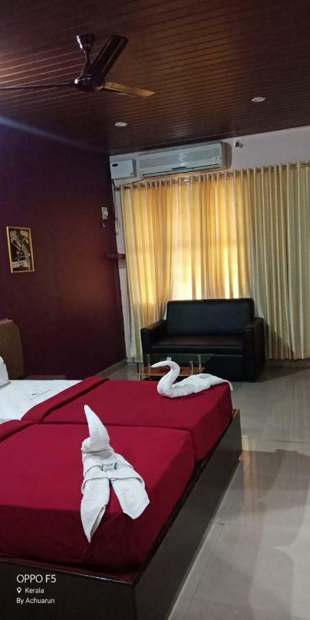 Hotel Nuhman Kondotty Екстер'єр фото