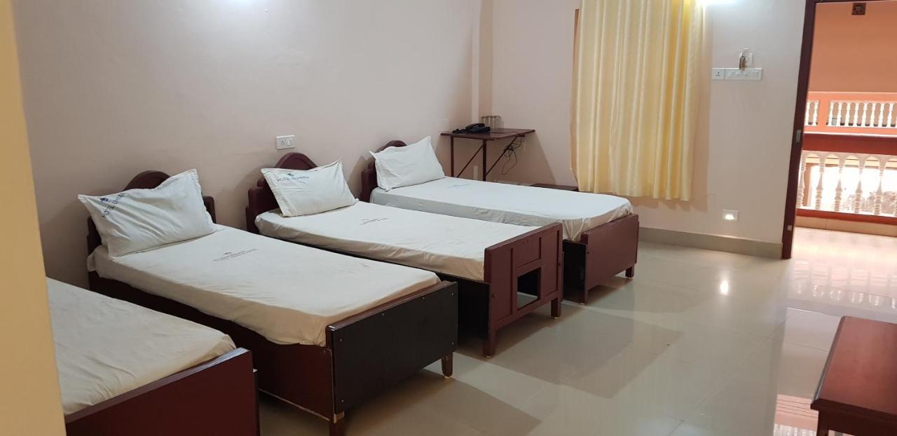 Hotel Nuhman Kondotty Екстер'єр фото